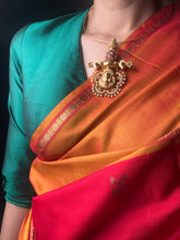 Load image into Gallery viewer, Vintage statement pendant with hasli
