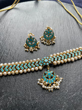 Load image into Gallery viewer, Turquoise attigai necklace with earrings
