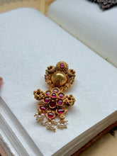 Load image into Gallery viewer, Vintage style pendant in silver 925 and gold polish

