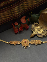 Load image into Gallery viewer, Statement vintage style choker necklace
