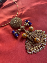 Load image into Gallery viewer, Statement vintage 925gold polish hasli with pendant-3
