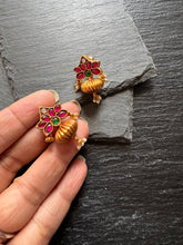 Load image into Gallery viewer, Silver 92.5 gold polish kundan dolki earrings
