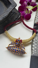 Load image into Gallery viewer, Kundan choker with thread work
