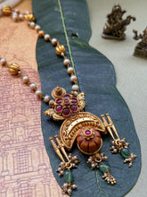 Load image into Gallery viewer, Vintage style pendant with pearl chain
