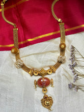 Load image into Gallery viewer, Statement vintage style onyx necklace
