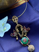 Load image into Gallery viewer, Statement vintage 925gold polish hasli with pendant-7
