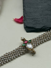 Load image into Gallery viewer, Kundan and pearl choker in silver 925

