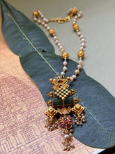 Load image into Gallery viewer, Vintage style pendant with pearl chain
