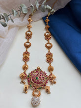 Load image into Gallery viewer, Vintage style necklace
