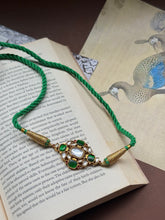 Load image into Gallery viewer, Kundan choker with adjustable thread work

