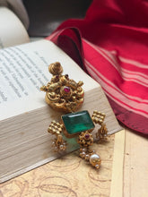 Load image into Gallery viewer, Vintage style statement pendant
