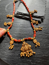 Load image into Gallery viewer, Antique coral beaded necklace in silver 925 and gold polish
