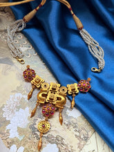 Load image into Gallery viewer, Vintage style statement pendant
