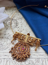 Load image into Gallery viewer, Vintage style statement pendant
