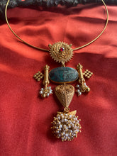 Load image into Gallery viewer, Statement vintage 925gold polish hasli with pendant-12
