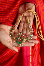 Load image into Gallery viewer, Statement kundan neckpiece 1
