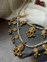 Load image into Gallery viewer, Layered pearl necklace
