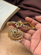 Load image into Gallery viewer, Vintage style statement attigai with cut stones in 925 silver
