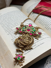Load image into Gallery viewer, Statement vintage style pendant chain in silver 925 and gold polished
