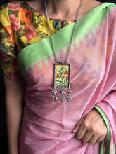 Load image into Gallery viewer, Handpainted Mughal flower pendant necklace
