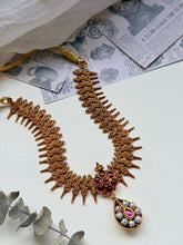 Load image into Gallery viewer, Statement vintage style necklace
