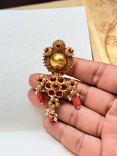 Load image into Gallery viewer, Vintage style pendant in silver 925 and gold polish
