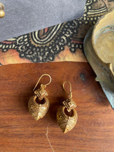 Load image into Gallery viewer, Vintage inspired (925 silver) earrings in gold polish-4

