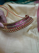 Load image into Gallery viewer, Gold Tone kundan work neckpiece
