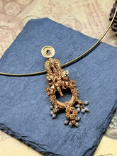 Load image into Gallery viewer, Vintage style pendant in silver 925 and gold polish
