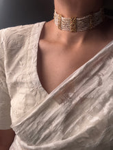 Load image into Gallery viewer, Statement kundan &amp; pearl choker necklace 2
