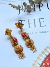 Load image into Gallery viewer, Statement coral necklace with earrings ( PRE ORDER)
