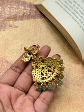 Load image into Gallery viewer, Vintage style pendant and earring  set with cut stones
