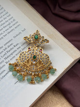 Load image into Gallery viewer, Vintage style pendant and earring  set with cut stones
