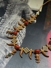 Load image into Gallery viewer, Vintage style statement necklace in silver 925
