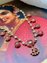 Load image into Gallery viewer, Kundan necklace in silver 925 and gold polish
