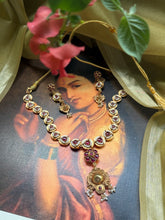 Load image into Gallery viewer, Statement vintage style kundan necklace set
