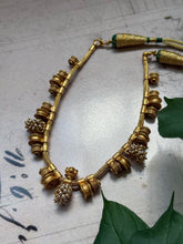 Load image into Gallery viewer, Vintage style statement necklace
