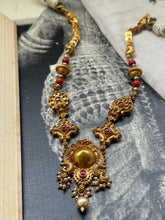 Load image into Gallery viewer, Kundan necklace in silver 925 and antique gold polish
