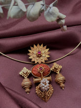 Load image into Gallery viewer, Vintage statement pendant with hasli
