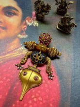 Load image into Gallery viewer, Vintage style statement pendant
