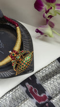 Load image into Gallery viewer, Kundan choker with thread work
