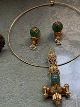 Load image into Gallery viewer, Vintage style hasli pendant set

