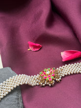 Load image into Gallery viewer, Kundan and pearl choker in silver 925
