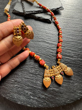 Load image into Gallery viewer, Antique coral beaded necklace in silver 925 and gold polish
