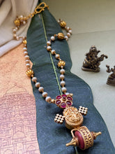 Load image into Gallery viewer, Vintage style pendant with pearl chain
