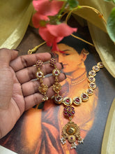 Load image into Gallery viewer, Statement vintage style kundan necklace set

