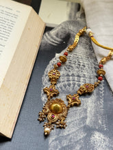Load image into Gallery viewer, Kundan necklace in silver 925 and antique gold polish
