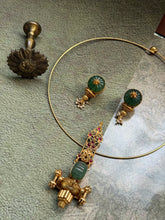 Load image into Gallery viewer, Vintage style hasli pendant set
