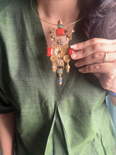 Load image into Gallery viewer, Vintage coral hasli with detachable pendant
