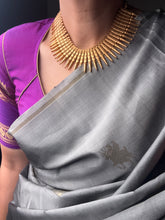 Load image into Gallery viewer, Statement vintage style necklace set
